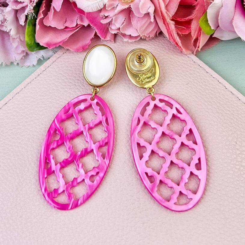 SchwesterSchwester Vergoldete Ohrstecker in wunderschönem Perlmutt mit Oval in Pink im Marrakesch-Stil 50% Rabatt mit kostenlosem Versand