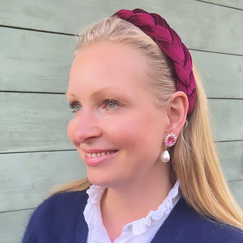 SchwesterSchwester Edel funkelnde Ohrstecker in Pink mit leichtem Baumwolltropfen Hotsell