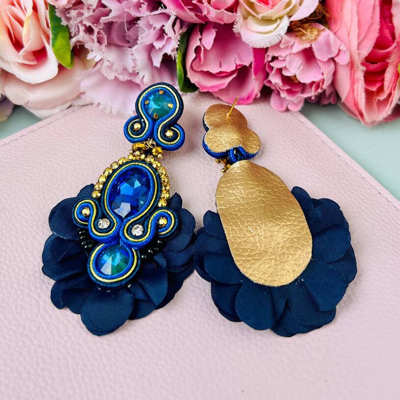 SchwesterSchwester Außergewöhnliche Soutache-Ohrringe in Dunkelblau Große Rabatte