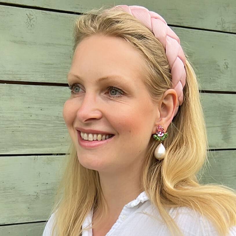SchwesterSchwester Funkelnde Ohrstecker in Rosa und Grün mit federleichten Baumwolltropfen Hotsell